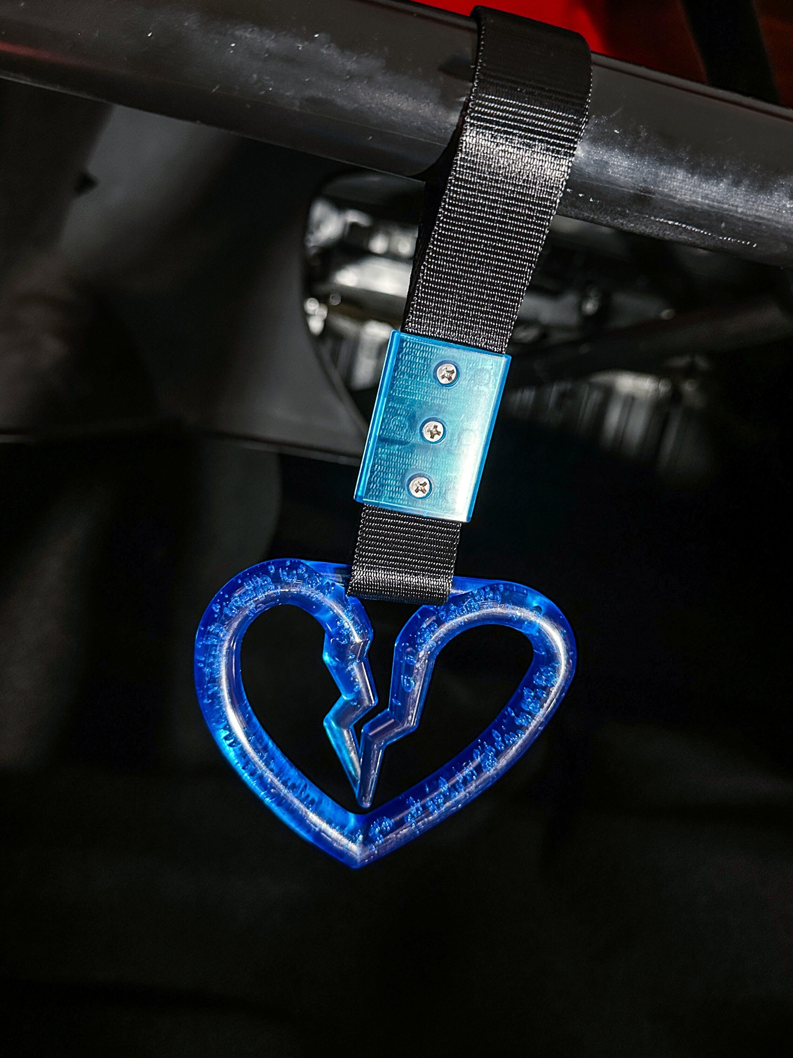 Broken Heart Tsurikawa | JDM Pull Handle Tow Hook Decoration for Drift Show Car | Multicolor.